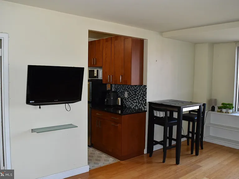 1111 Arlington Blvd #825 — Photo 6