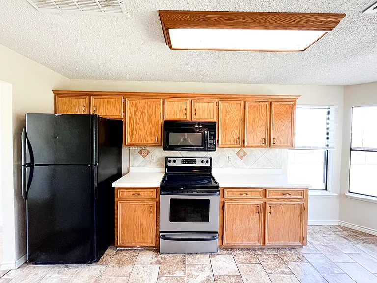 2512 Schulze Dr — Photo 16