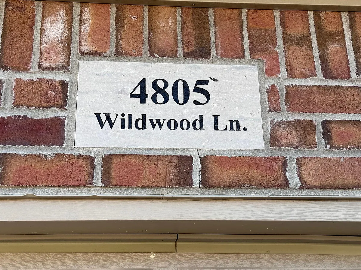 Building Photo - 4805 Wildwood Ln
