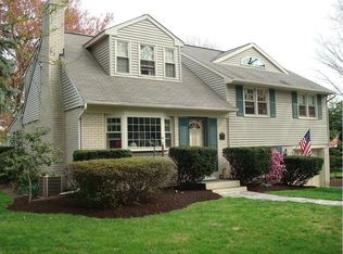 310 Bickmore Dr, Wallingford, PA 19086