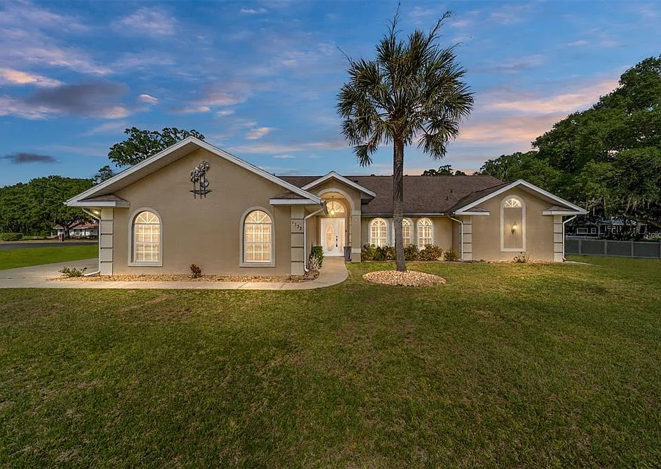 5953 NE 62nd Court Rd