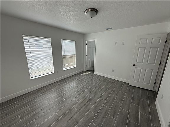 5th image of 2917 E 22nd Ave