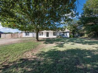 176 Lonesome Dove, China Spring, TX 76633