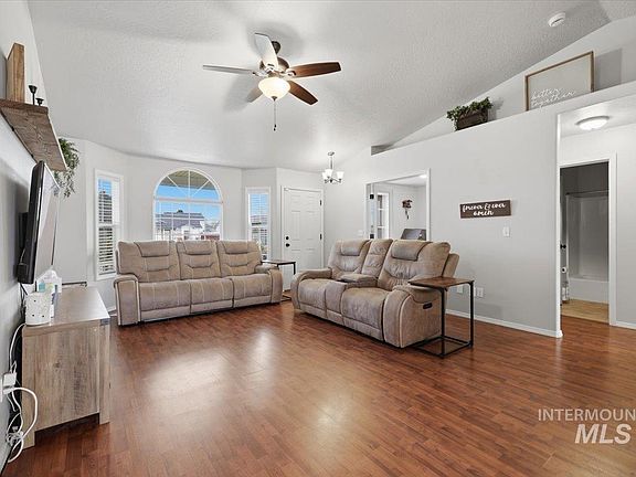 5th image of 913 W Oakmont Ave