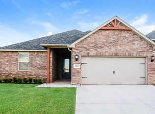11933 SW 30th St, Yukon, OK 73099