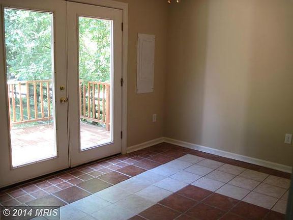 5th image of 732 White Sands Dr