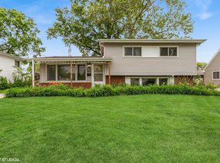 116 E Armitage Ave, Addison, IL 60101