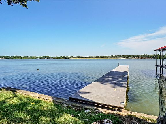 2nd image of 388 Driftwood Ct APT 1A
