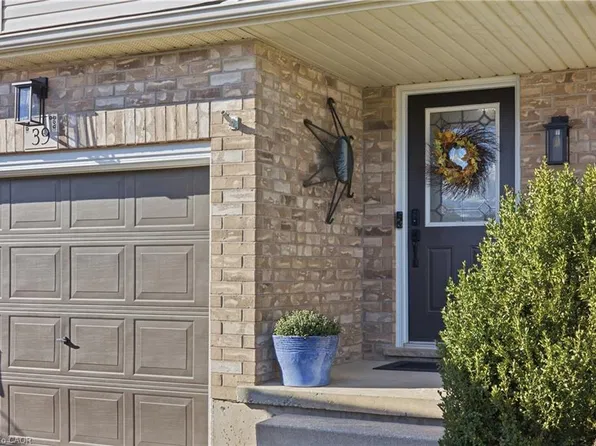 39 Maitland St, Kitchener, ON N2R 1V2