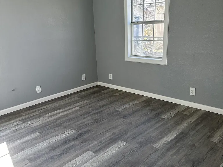 1602 W Tilden St — Photo 9
