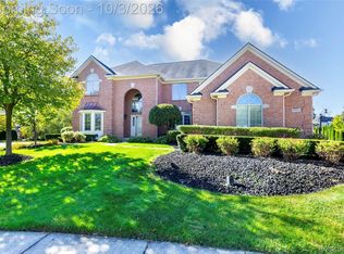 45932 Ashford Cir, Novi, MI 48374