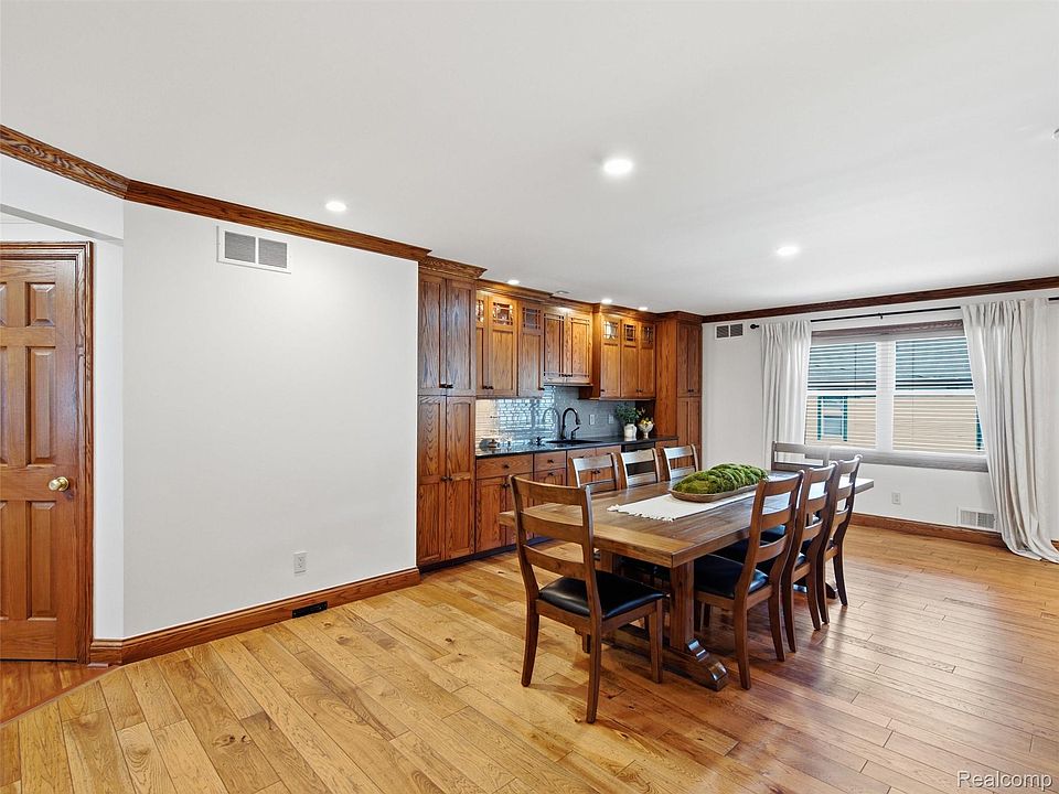 1010 Genesee Dr, photo 18