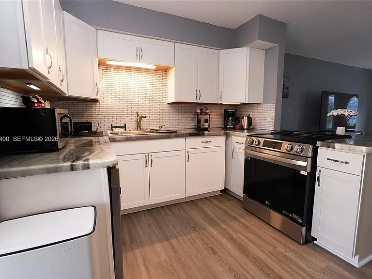 742 Granada St #A — Photo 36