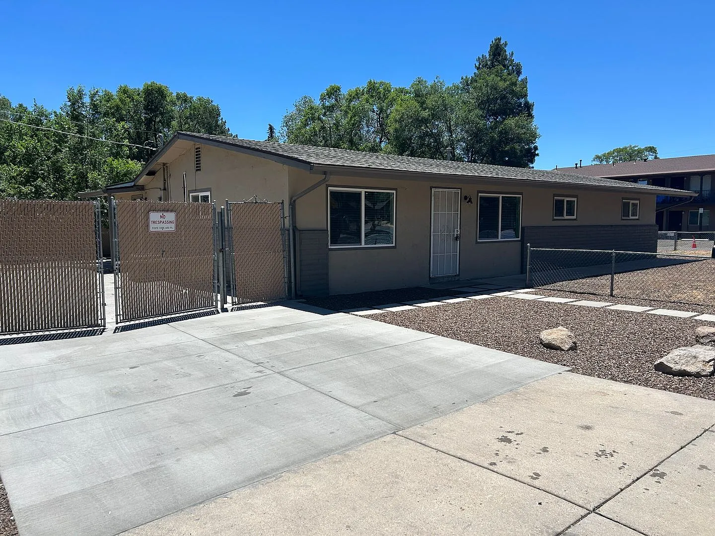 Move in Special!! $500 off your first month for a lease signed by August 15, 2026 Single level 4 ... — Photo 4