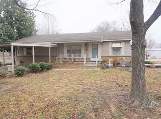106 W Scott St, Henryetta, OK 74437
