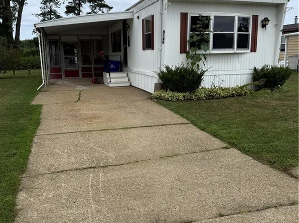 8148 Amy Jenn Dr, Angola, NY 14006