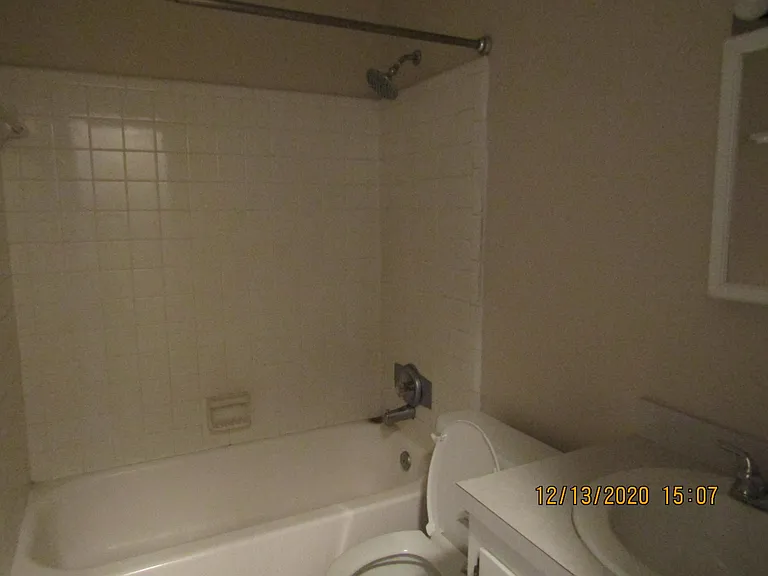 105 Bee St — Photo 11