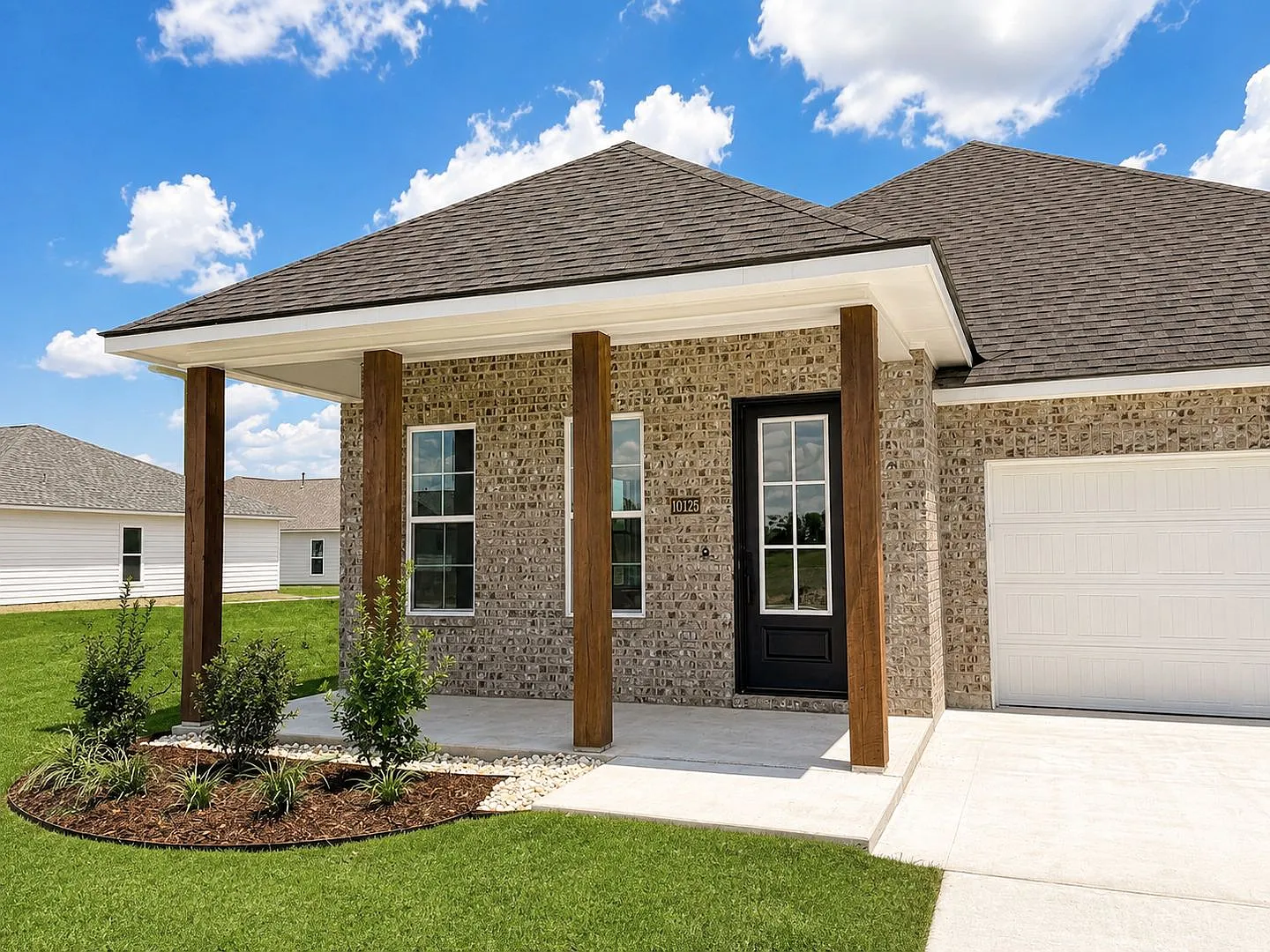 4 Bedroom Home in a Brand new Community off Burbank! — Photo 1