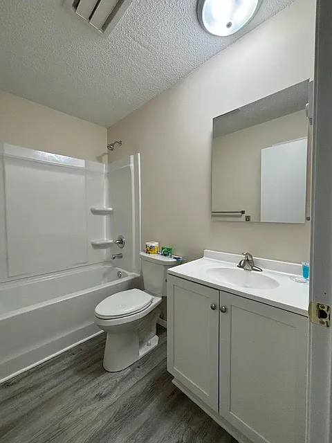 1860 Meadowvale Road Northwest - 3 — Photo 3