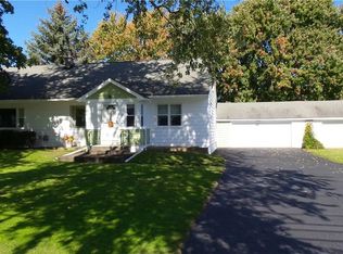 82 Telegraph Rd, Middleport, NY 14105