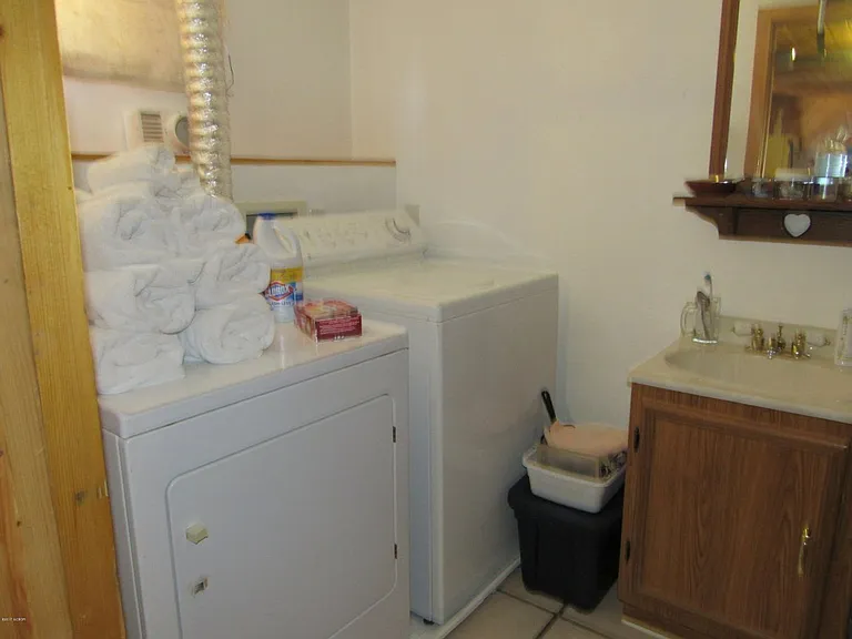 252 W Garnet Ave — Photo 15