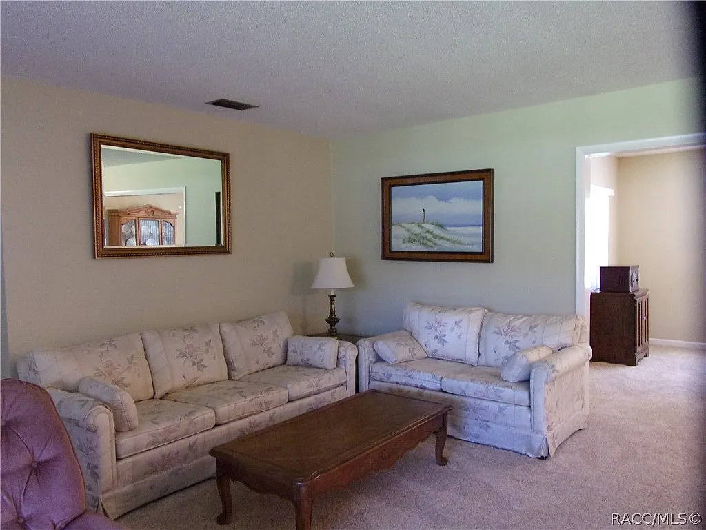 3 bed, 1554 sqft, $1,800 — Photo 2