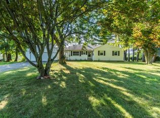 11 Ridge Rd, Bloomfield, CT 06002