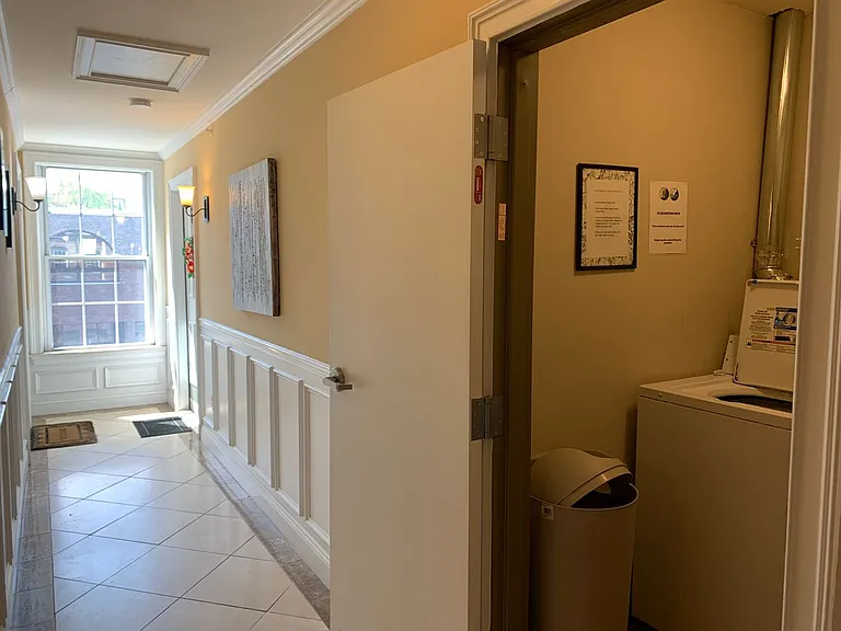 929-931 Congress Street — Photo 14