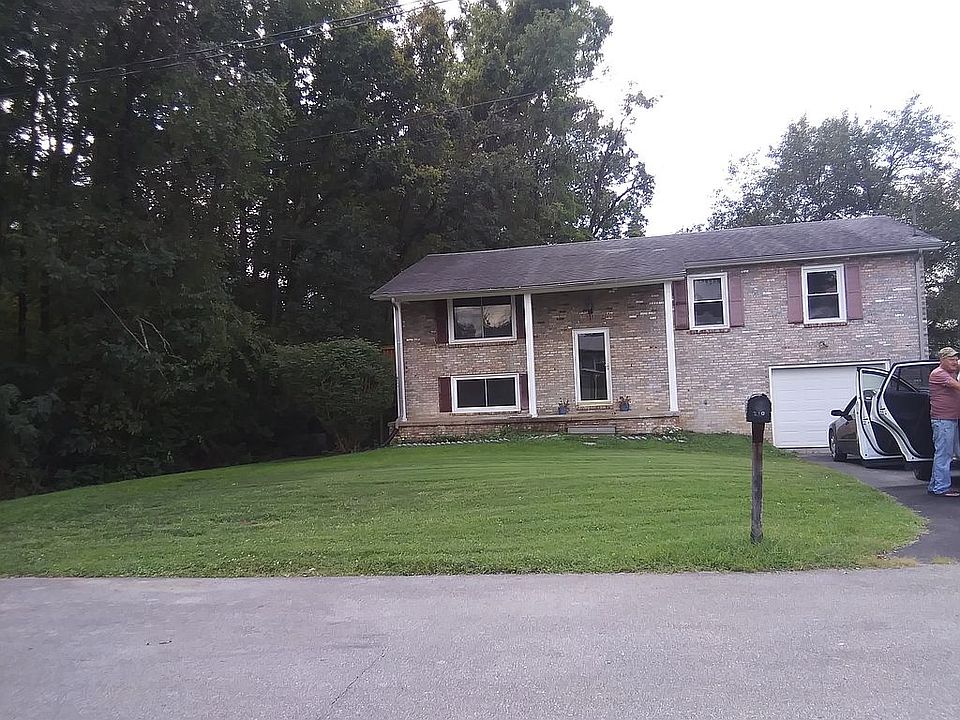 1st image of 210 Marie St