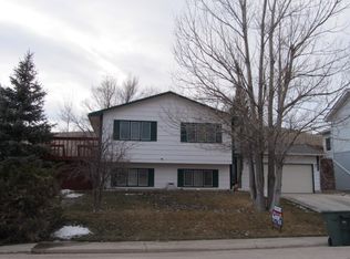 708 Fairway Dr, Gillette, WY 82718