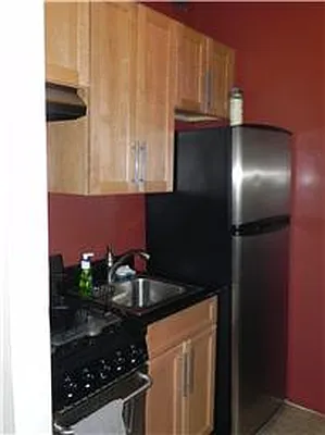 Sold by R New York | media 3