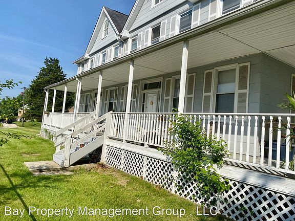 2nd image of 2910 Scherer Ave #D