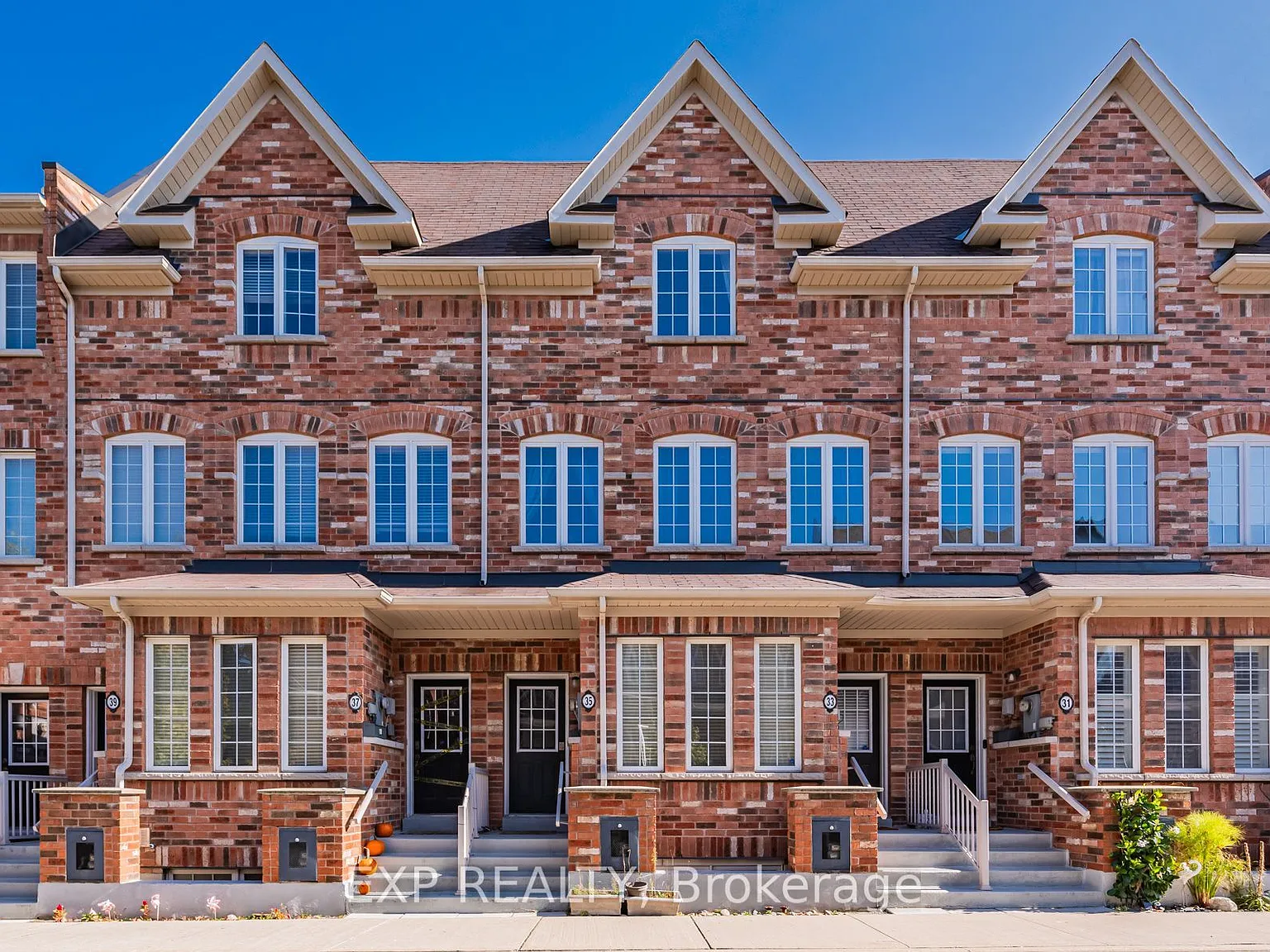 3 bed, $3,350 — Photo 1