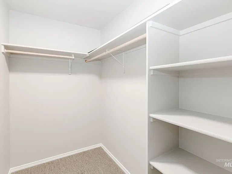 785 SW Alpha St — Photo 12