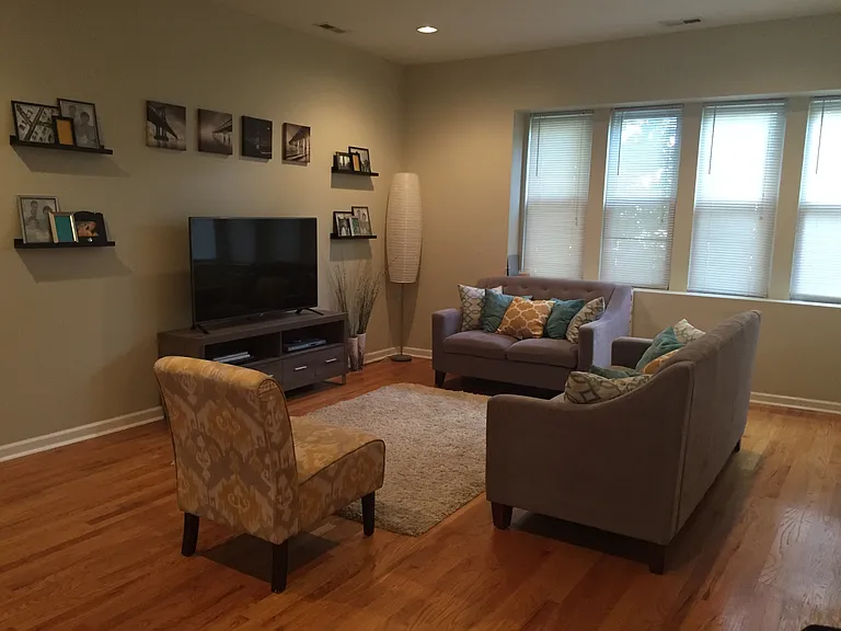 2438 N Laramie Ave #1N — Photo 1