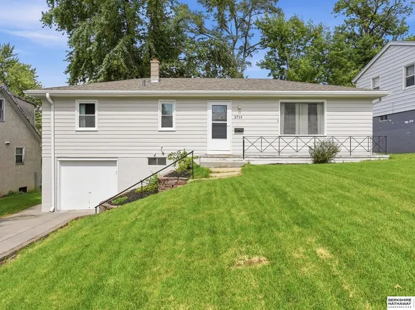 3714 Summit St, Omaha, NE 68112