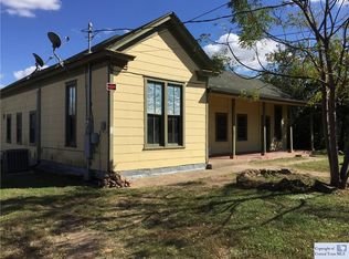 203 N Saunders St, Seguin, TX 78155