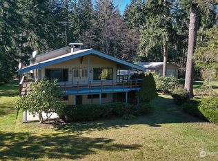 7020 Heggenes Rd, Clinton, WA 98236