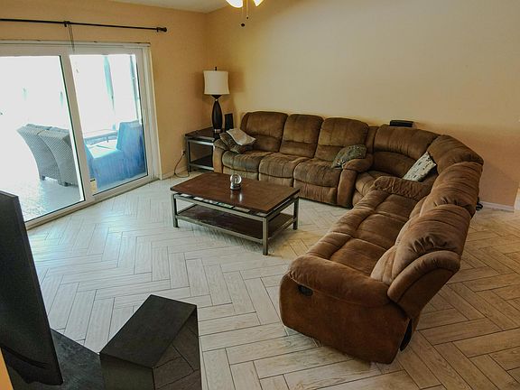 5th image of 531 NW Goldcoast Avenue