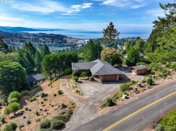 97636 Marina Heights Loop, Brookings, OR 97415
