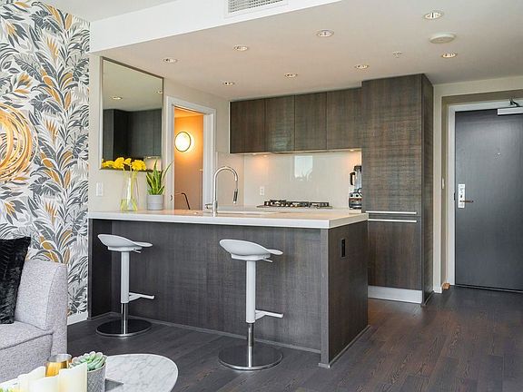4th image of 1351 Continental St #1806