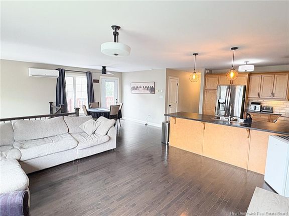5th image of 50 Ashley Cres