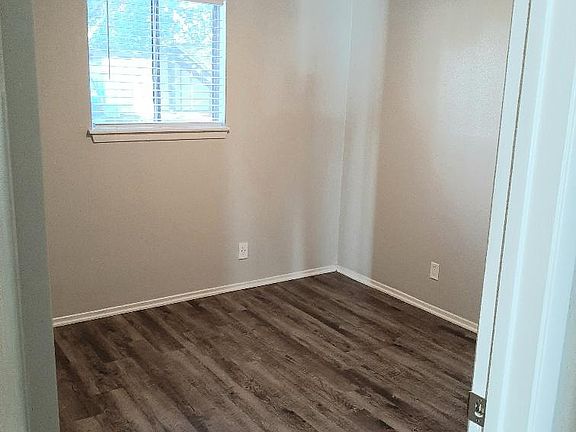 3rd image of 1501 Kinney Ave APT 112