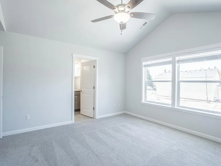 11033 NE 23rd Cir — Photo 12