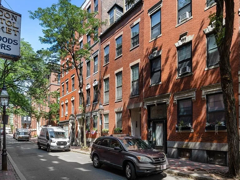 31 Myrtle St #4 — Photo 30