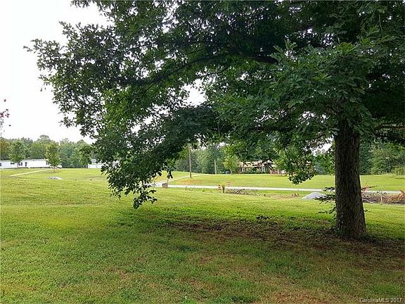 3rd image of 4662 S State Highway 16
