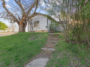 912 N Tone Ave, Denison, TX 75020