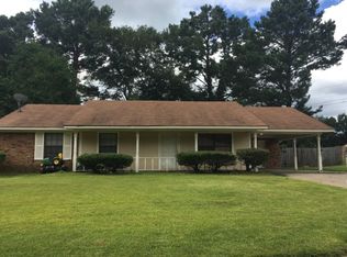 4627 Wyndallwood Dr, Jackson, MS 39212