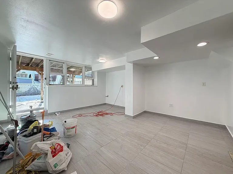 266 Brookfield Ave — Photo 21