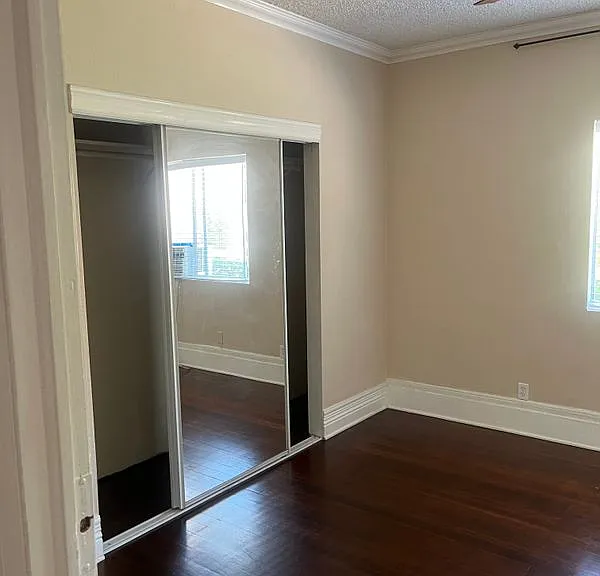428 Cypress Ave — Photo 6